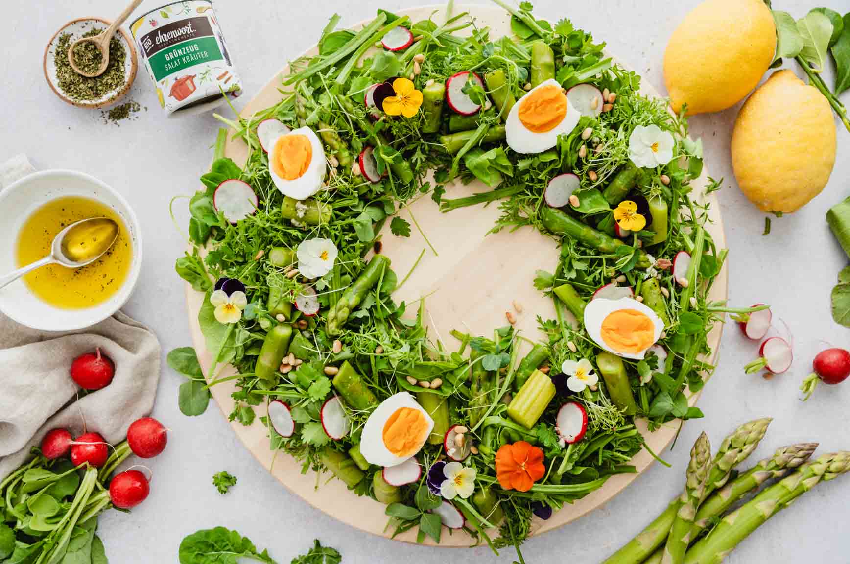 Frühlingshafter Salatkranz, Ostern, Jause, Salat, Vegetarisch