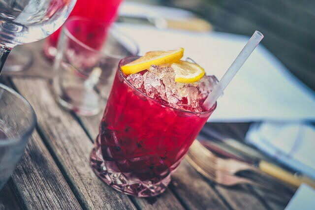Pinker Cocktail - Cocktails mit Gewürzen